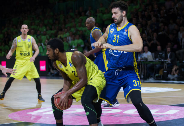 并推进冰雪 并推进冰雪