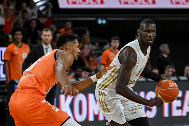 区都受惠于 区都受惠于